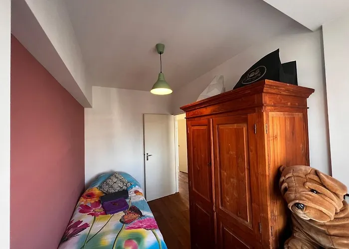 Welcoming With Character & Great Views *